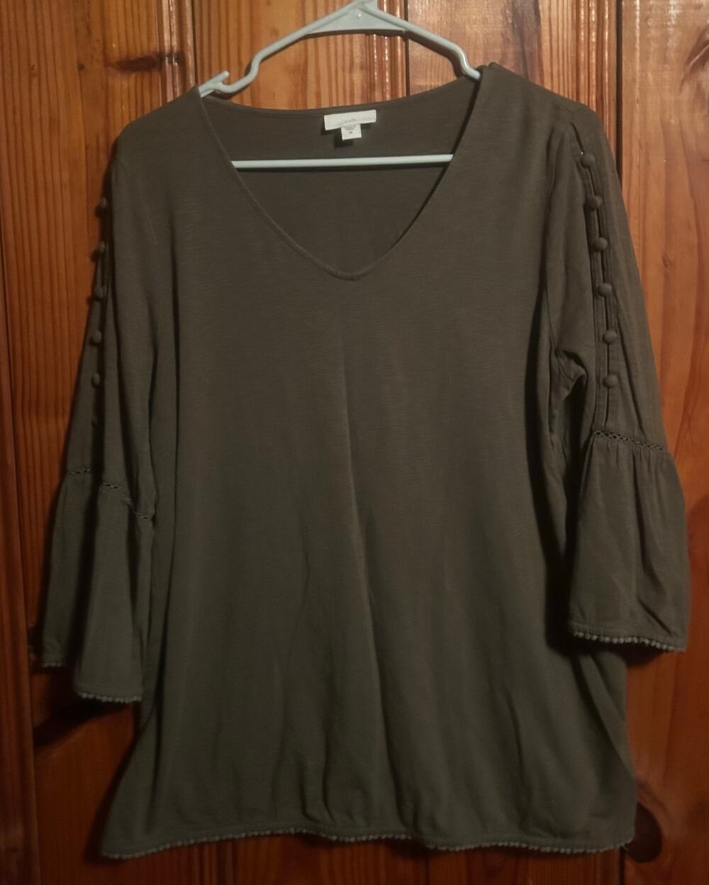 J. Jill women’s army green blouse bell sleeves boho v neck cold shoulder medium